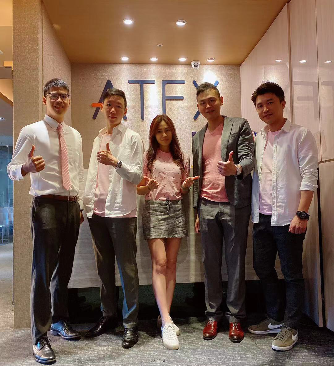 ATFX 助力“粉红日”，让爱充满力量