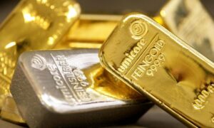 黄金即将上破1800美元，纳斯达克冲高后回落