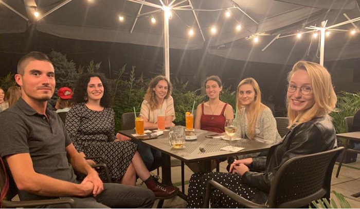 新冠肺炎疫情爆发至今已有半年的时间，全球经济遭遇了严重的冲击，导致全球大量的知名跨国企业的业务出现不同程度的收缩。作为一家全球化的差价合约经纪商，ATFX依靠自身强大的经济实力和长期积累的深厚基础，在最艰难的疫情期间从未停止过发展的步伐。