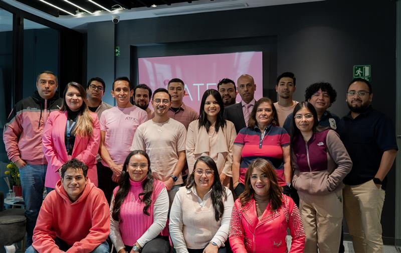 ATFX发起#InvestInPink全球公益行，勇立行业新标杆！